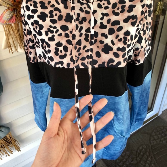 🍃LAST 1 Md💕NWT Colorblock Leopard Print Hoodie💕 - Picture 3 of 16